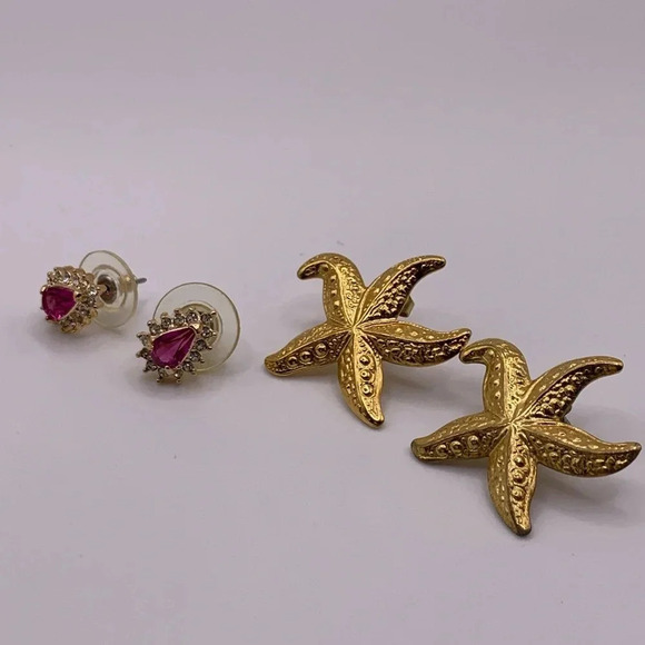 Jewelry - Lot of 2 pairs  of earrings